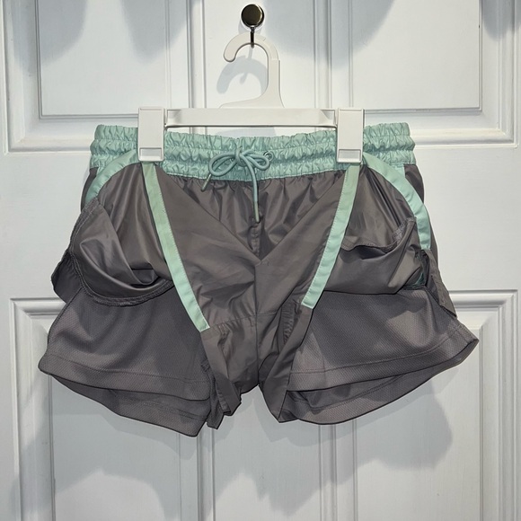 Nike women’s shorts size small - Picture 4 of 5